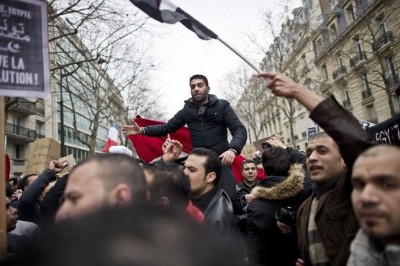 Manifestation devant l’ambassade d’Egypte à Paris le 29 janvier 2011